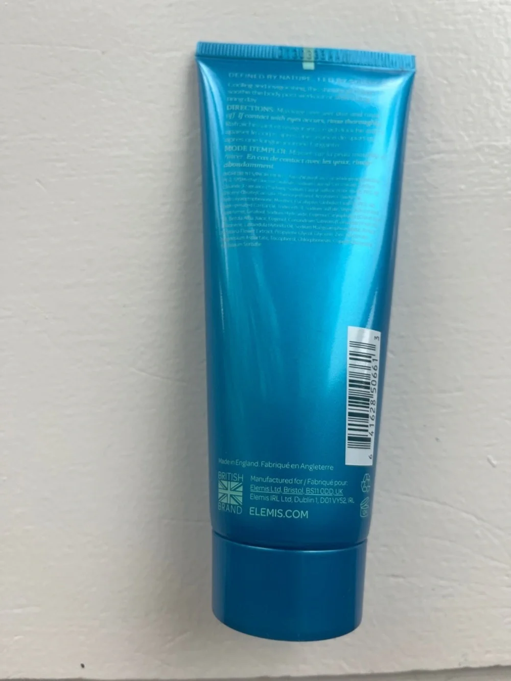 ELEMIS Cool-Down Body Wash in Bright Blue Tube